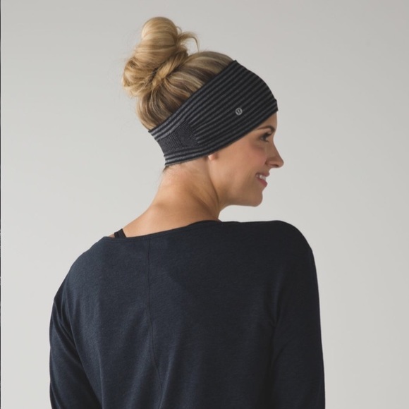 lululemon athletica Accessories - 🎉HP🎉 NWT! Lululemon Bangs Back Headwrap Striped